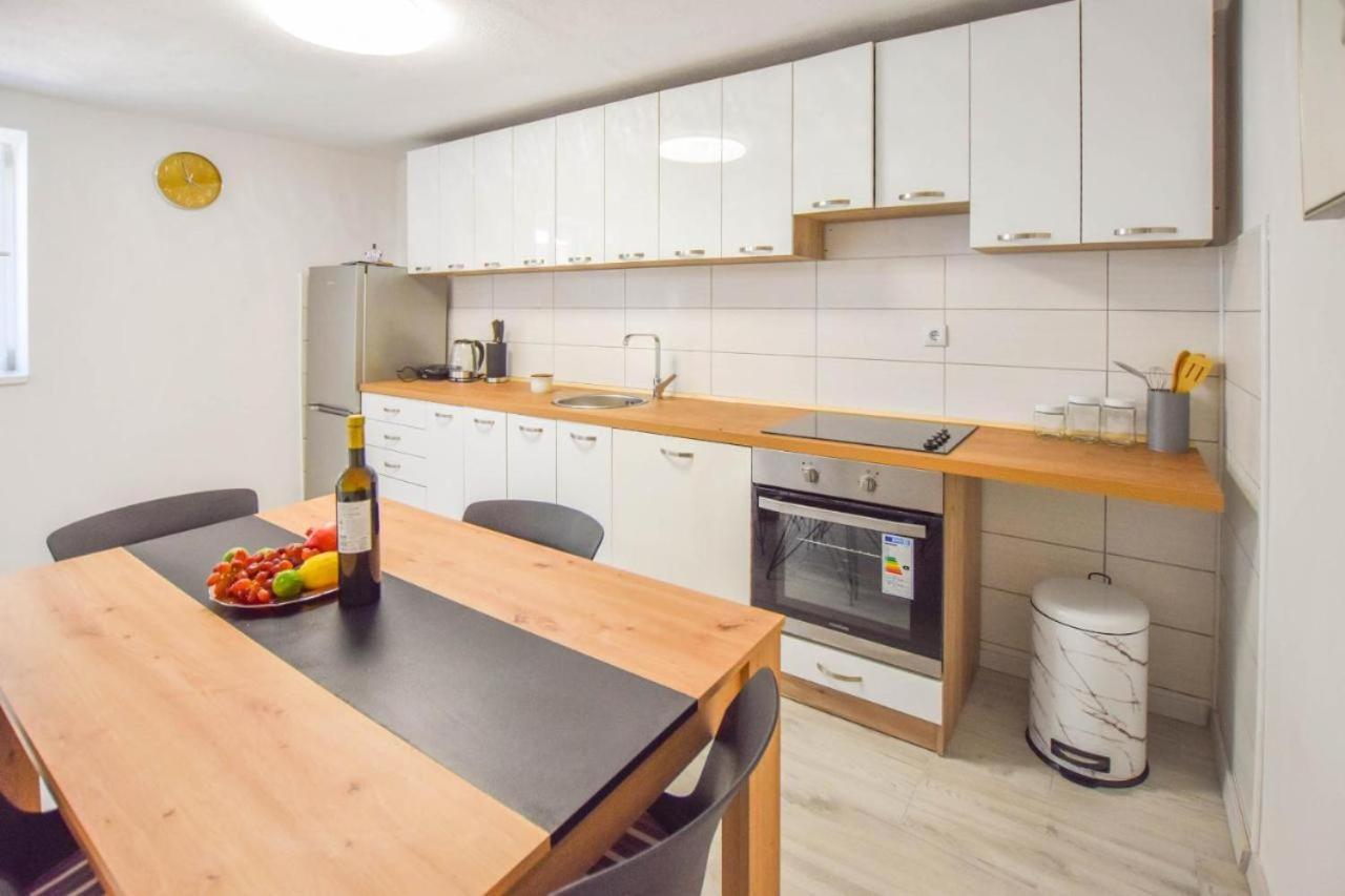 Suite Apartment Toni Poljana  Екстериор снимка